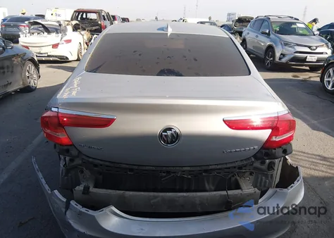 2017 Buick Lacrosse Essence z USA, uszkodzony, nr VIN 1G4ZP5SS5HU210768